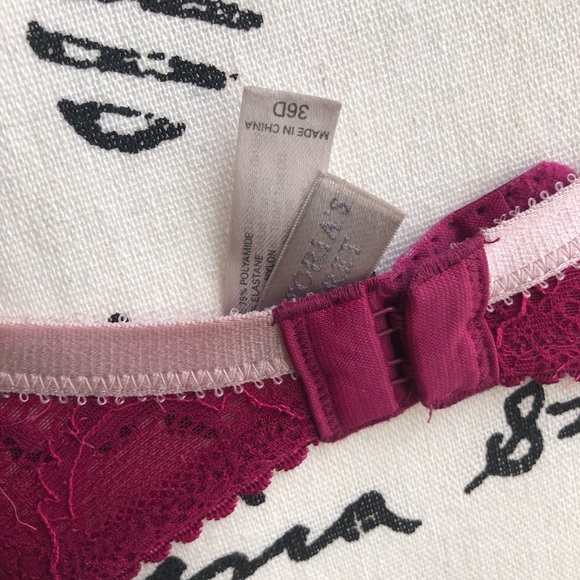 Victoria secret sz 36D wired bra - Picture 3 of 5